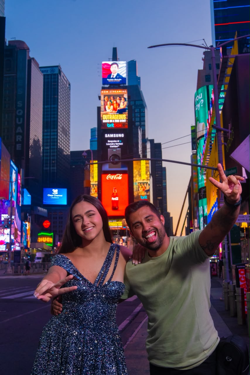 Bruno Felipe posa com debutante durante ensaio em Nova York. | Foto: Bruno Felipe Fotografia