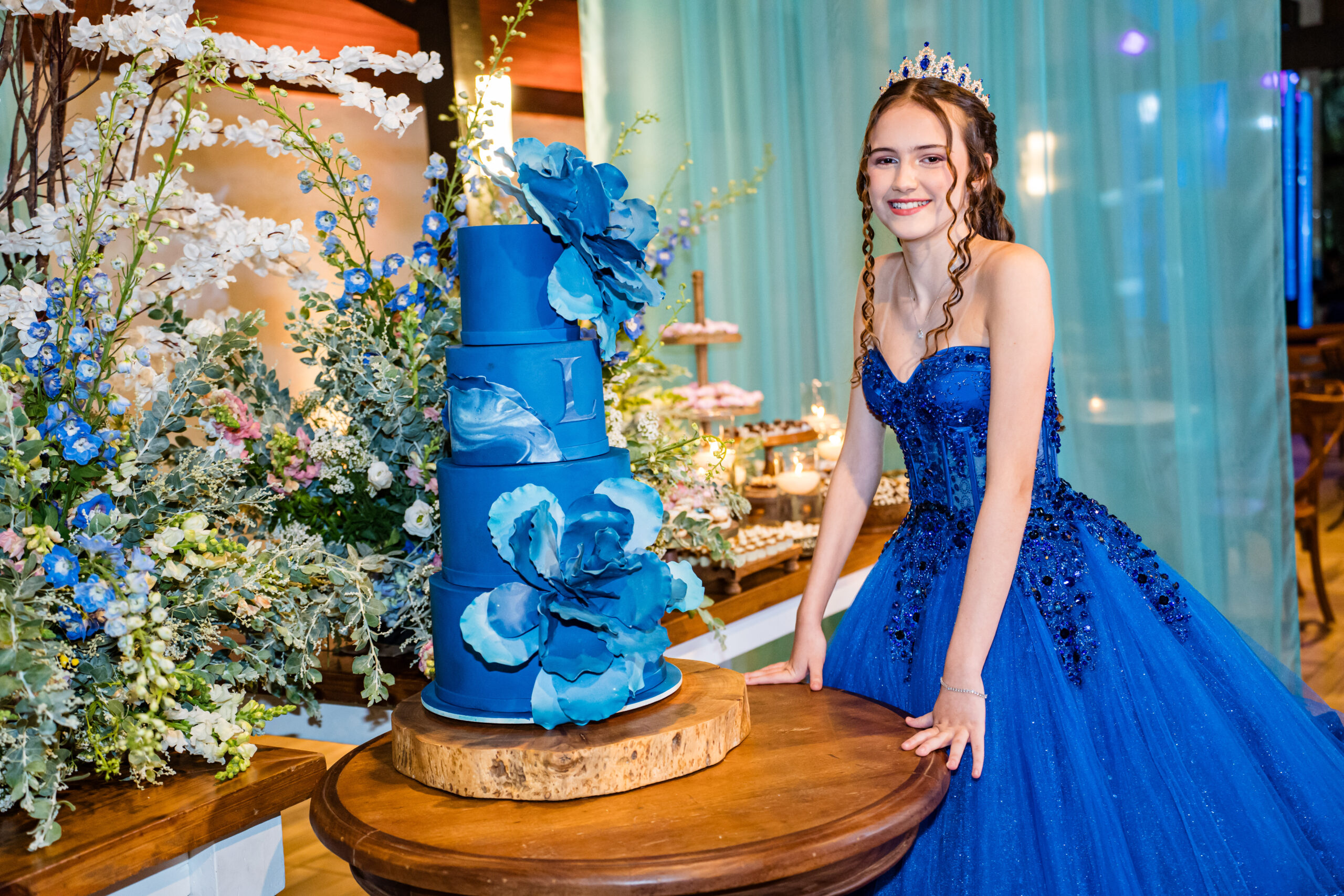 O azul que sempre foi dela: os 15 anos de Laura Santoni