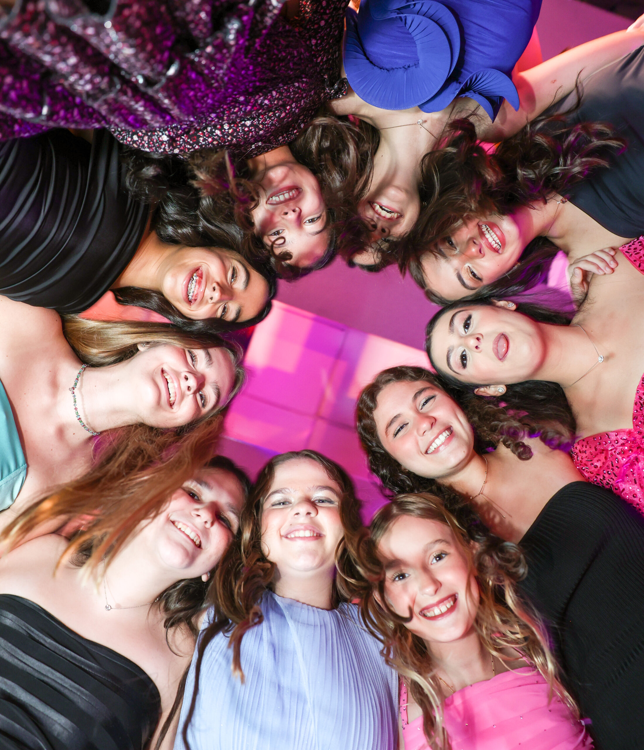 Gabriela Novio celebra 15 anos com tradições espanholas e festa em tons de pink