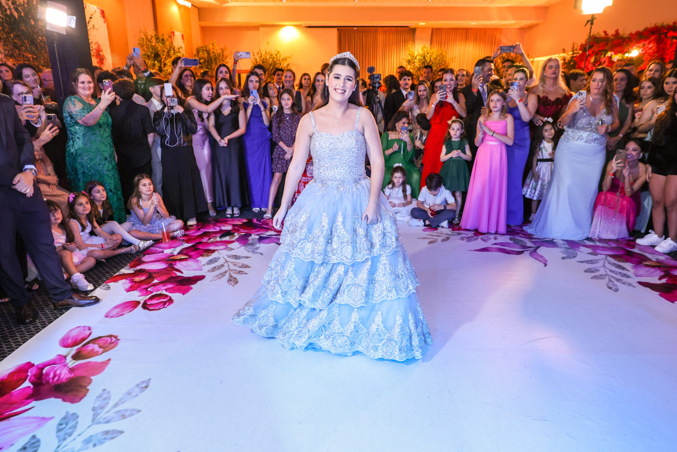 Gabriela Novio celebra 15 anos com tradições espanholas e festa em tons de pink