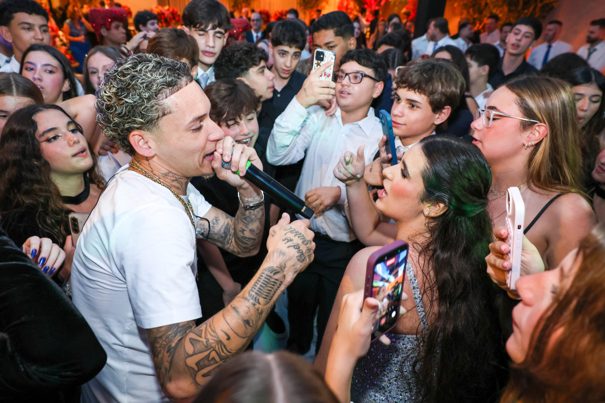 Gabriela Novio celebra 15 anos com tradições espanholas e festa em tons de pink