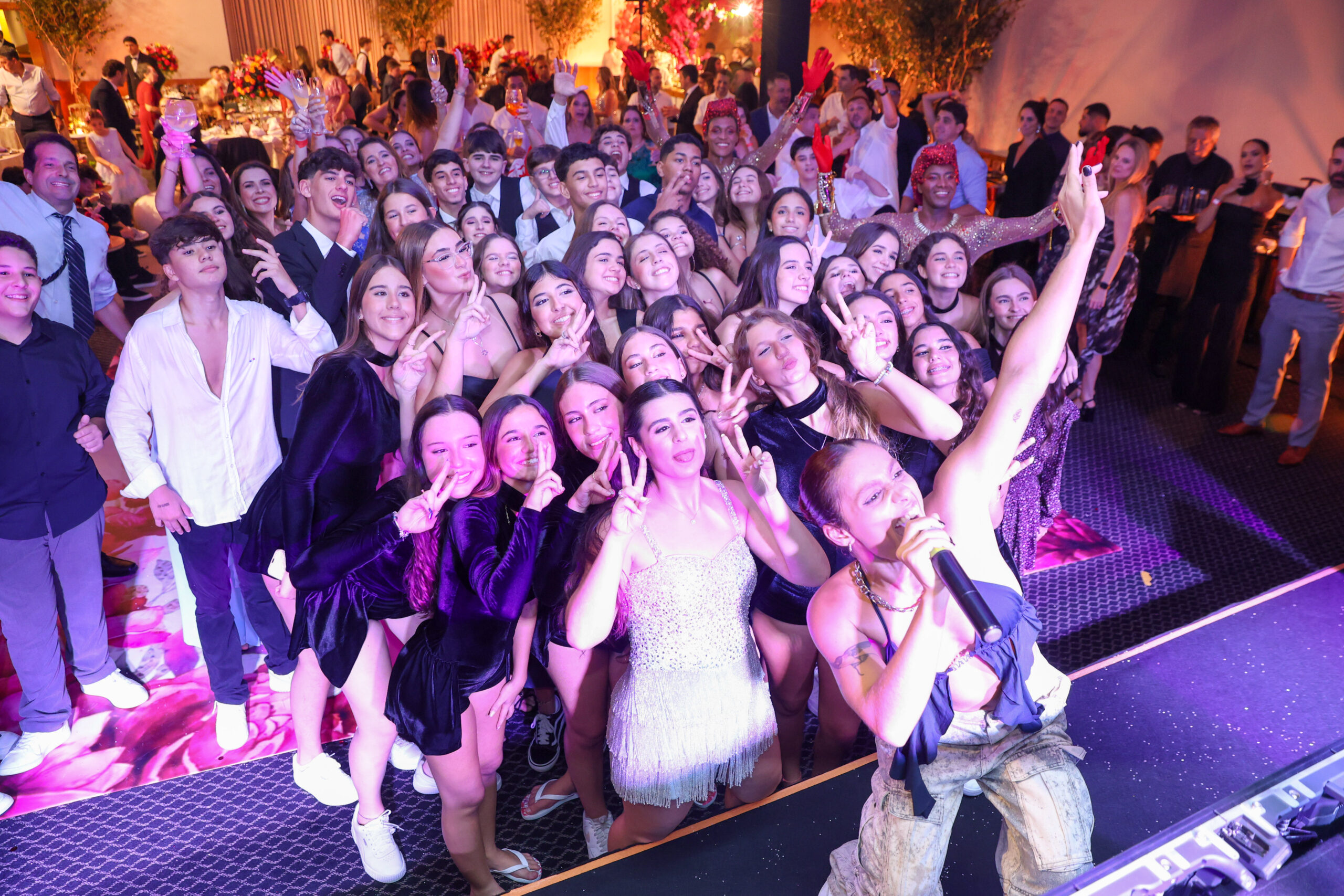 Gabriela Novio celebra 15 anos com tradições espanholas e festa em tons de pink