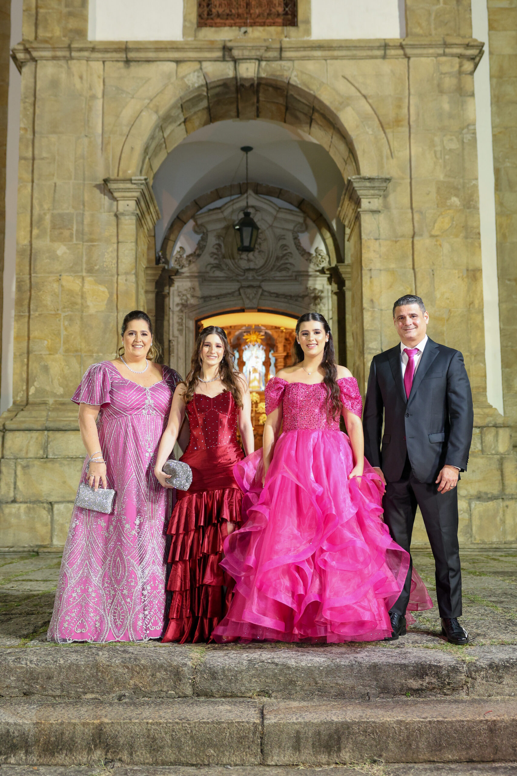 Gabriela Novio celebra 15 anos com tradições espanholas e festa em tons de pink